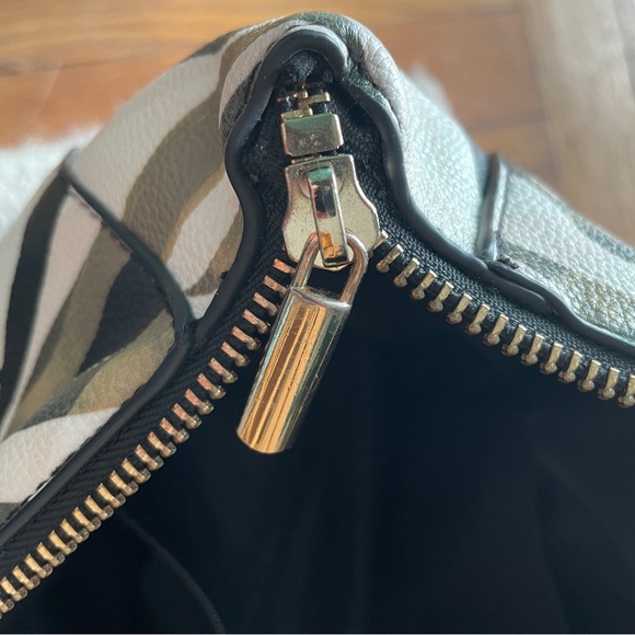 A New Day Olive Leaf Print Zip Top Tote Bag - Picture 13 of 16